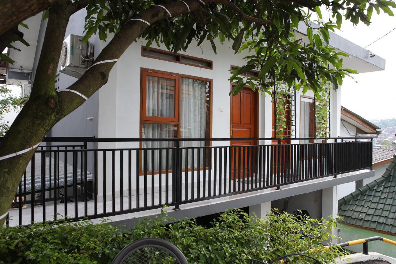 Oyo 569 Cigadung Guest House Syariah Bandung Zewnętrze zdjęcie