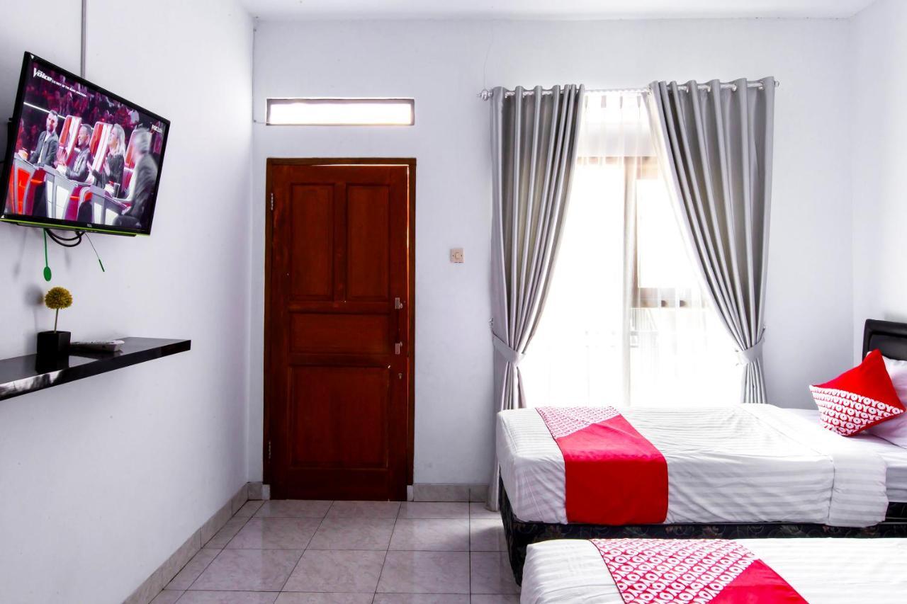 Oyo 569 Cigadung Guest House Syariah Bandung Zewnętrze zdjęcie
